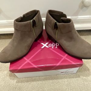 Xappeal boots size 8m taupe brand new in box